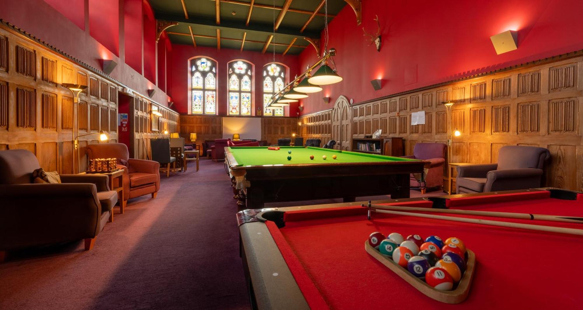 The Caledonian 3 Bedroom Self Catering Apartment In Historic Abbey フォート・オーガスタス エクステリア 写真