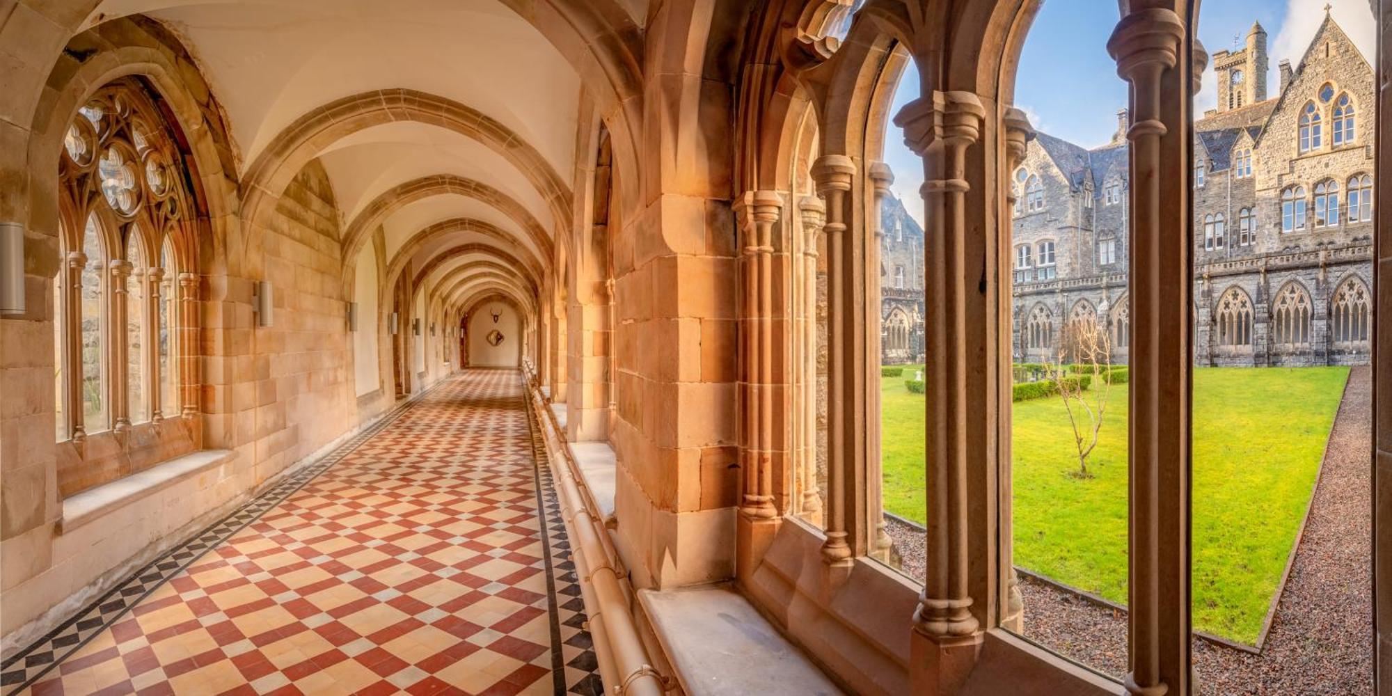 The Caledonian 3 Bedroom Self Catering Apartment In Historic Abbey フォート・オーガスタス エクステリア 写真