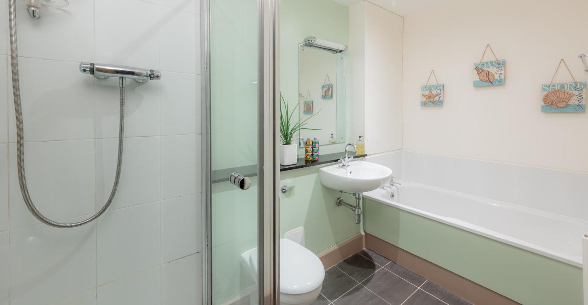 The Caledonian 3 Bedroom Self Catering Apartment In Historic Abbey フォート・オーガスタス エクステリア 写真