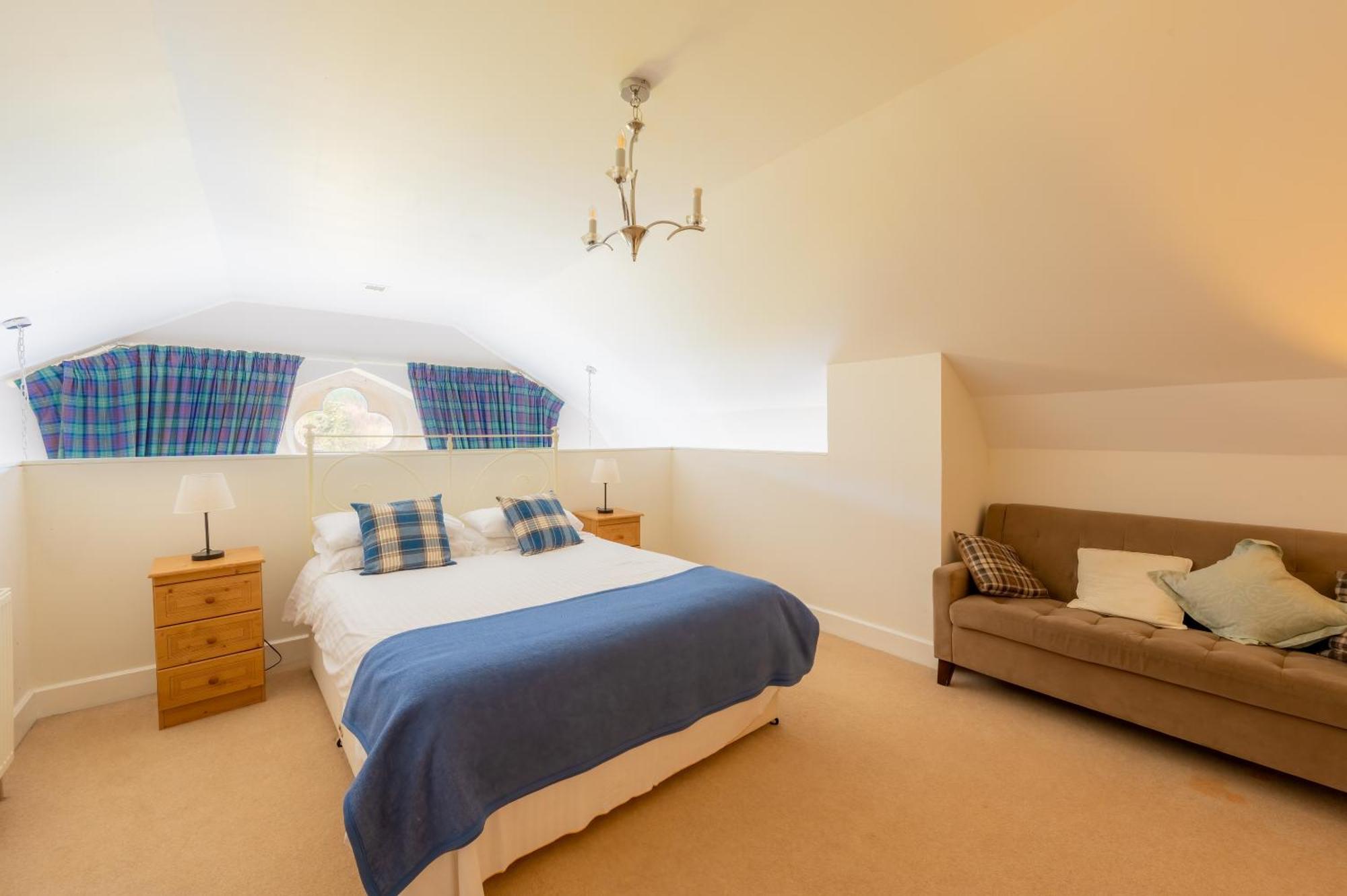 The Caledonian 3 Bedroom Self Catering Apartment In Historic Abbey フォート・オーガスタス エクステリア 写真