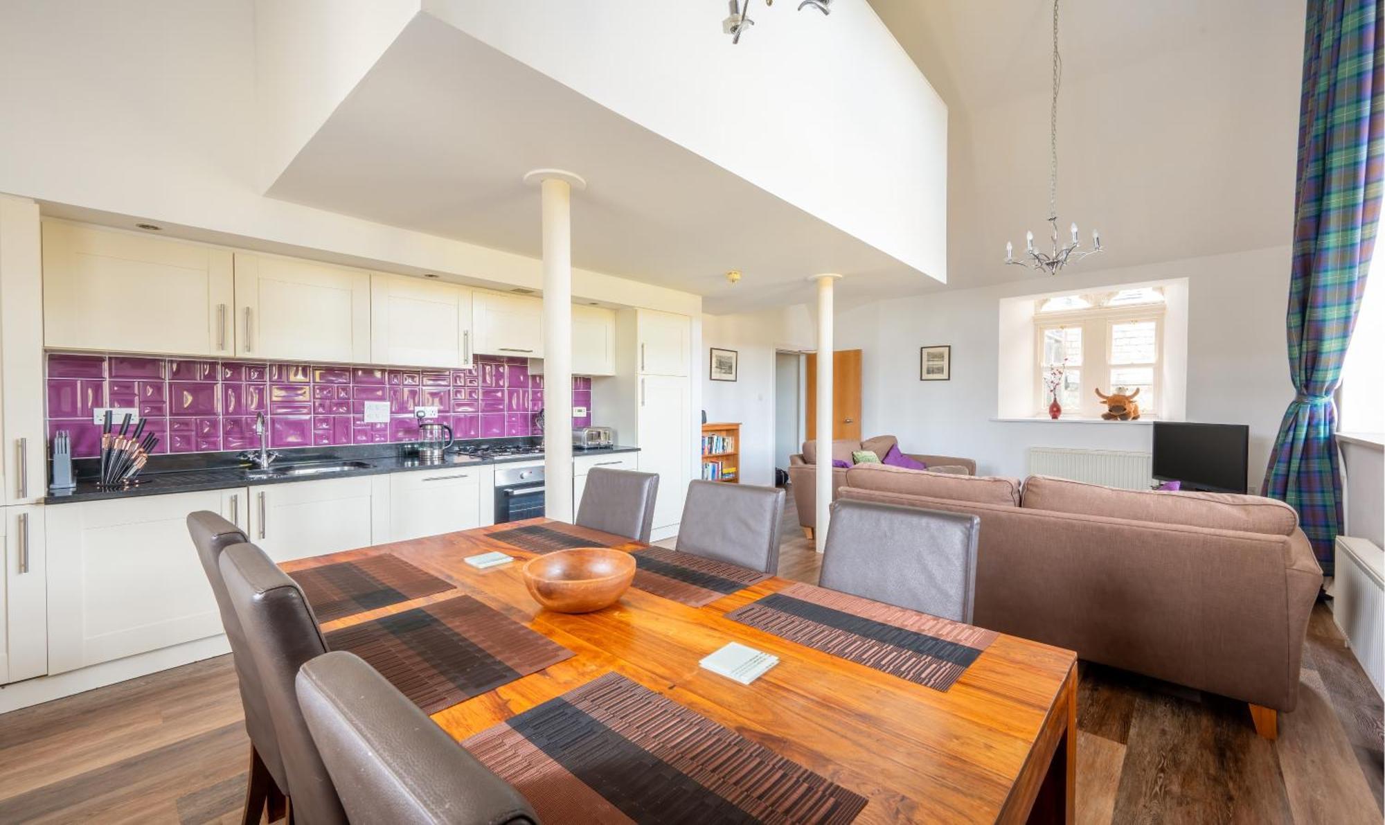 The Caledonian 3 Bedroom Self Catering Apartment In Historic Abbey フォート・オーガスタス エクステリア 写真